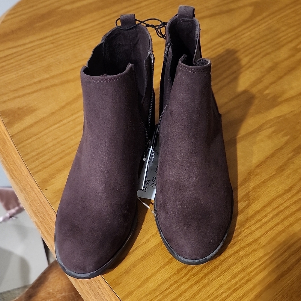 White Mountain Dark Brown Ankle Booties